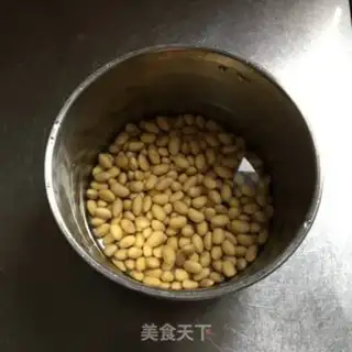 Make Pig hoof and soybeans step 1