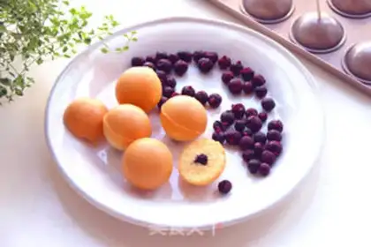 Make Black Jell-O Chelsea Lollipop step 9