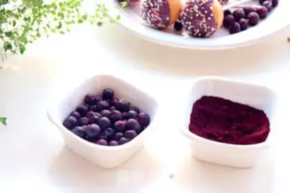 Make Black Jell-O Chelsea Lollipop step 12