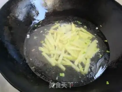 Make Pickles, potatoes, shrimp soup step 5