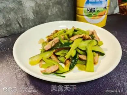Make Sausage fried bitter melon step 4
