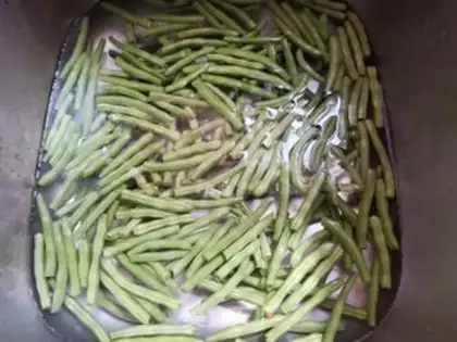 Make The beanfish fried the beans step 0
