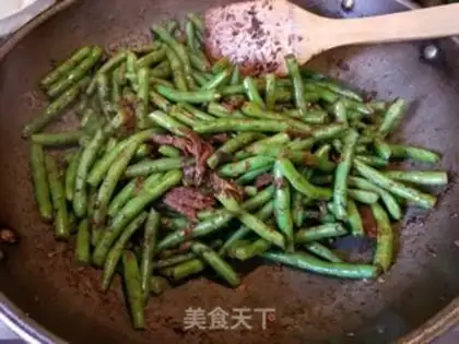 Make The beanfish fried the beans step 5