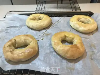 Make Snowflake bagels step 14
