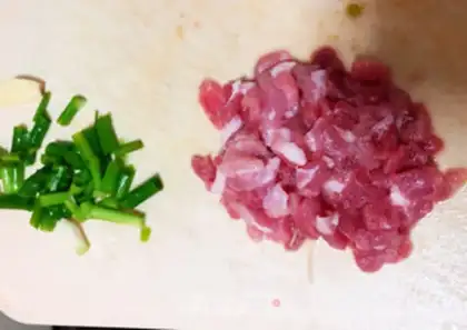 Make Sour soup, gin mushrooms step 1