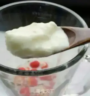 Make Strawberry shakes step 4