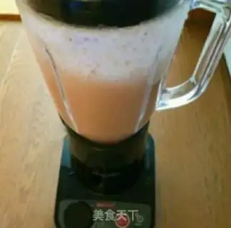 Make Strawberry shakes step 5