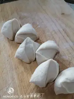 Make Shrimp-shrimp buns step 16