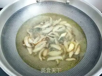 Make Soup of mushrooms and eggs step 4