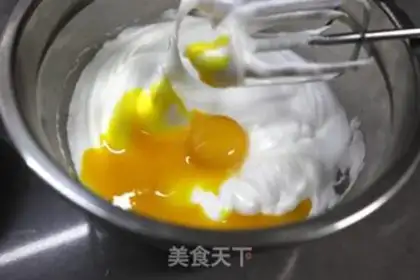 Make SpongeBob cake step 3