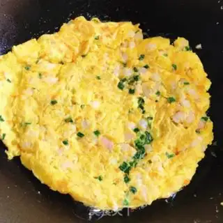 Make Shrimp carrots and eggs step 6