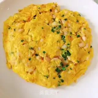 Make Shrimp carrots and eggs step 7