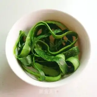 Make cucumber egg muffins step 2