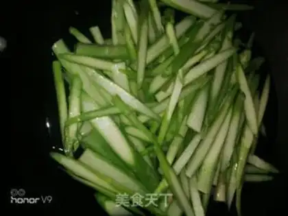 Make Egg shrimp spree step 1