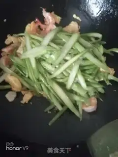 Make Egg shrimp spree step 5