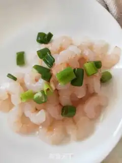 Make Pork shrimp and rice soup step 1