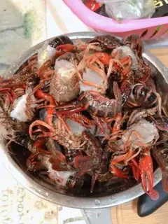 Make Spicy lobster step 1