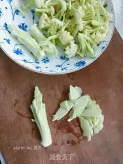 Make The bouquets and the wood step 3