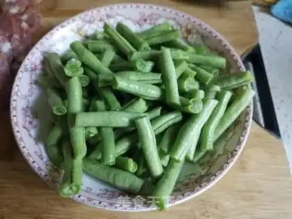 Make Sausage fried potatoes and beans step 1