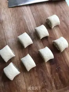 Make Black sesame roll step 12