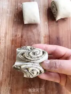 Make Black sesame roll step 15