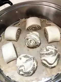 Make Black sesame roll step 17