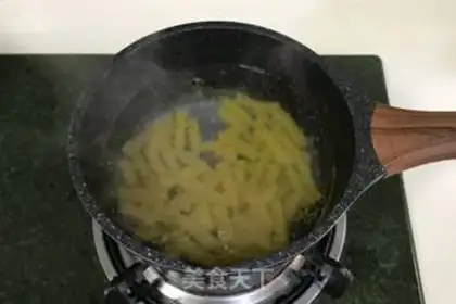 Make Bacon pasta step 3