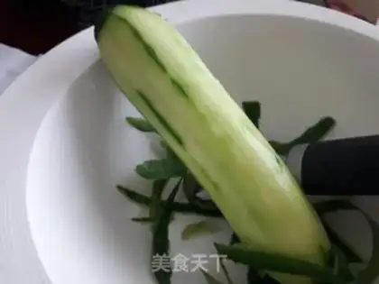 Make Japanese sour cucumber step 1