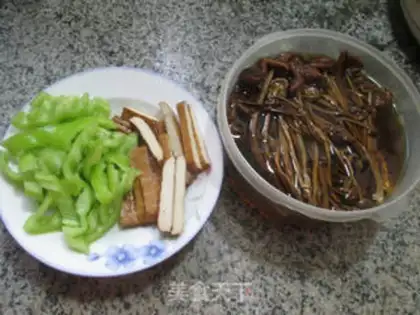 Make Tea, mushrooms and dried peppers step 0