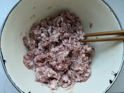 Make Pork onion bun step 1
