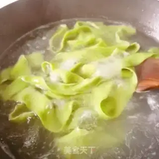 Make cucumber noodles step 21