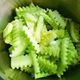 Make Wolf tooth cucumbers step 3
