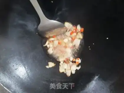 Make Pyramid salted eggs step 1