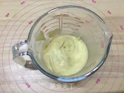Make Mexican red bean bread step 7