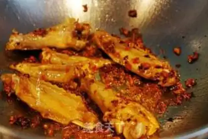 Make Spicy fried chicken wings step 4