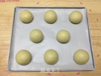 Make Mexican red bean bread step 11