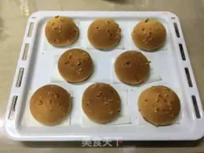 Make Mexican red bean bread step 16