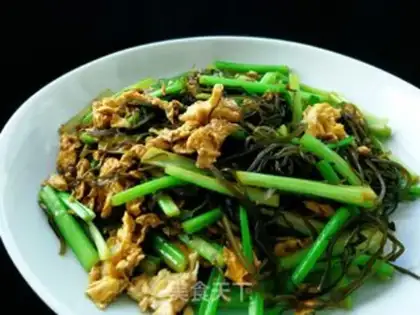 Make Egg and celery seaweed step 0