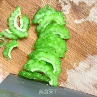 Make Scrambled eggs step 1