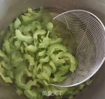 Make Scrambled eggs step 3