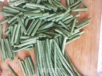 Make Spaghetti beans step 1