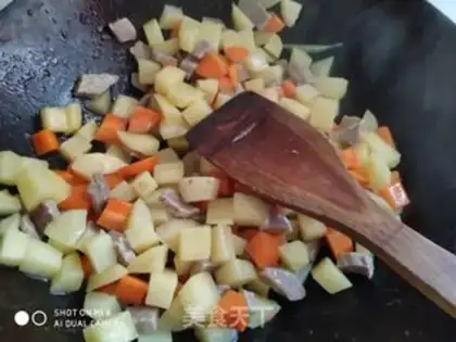 Make Curry beef rice step 2
