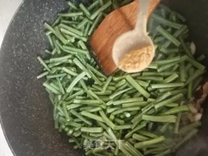Make Spaghetti beans step 4