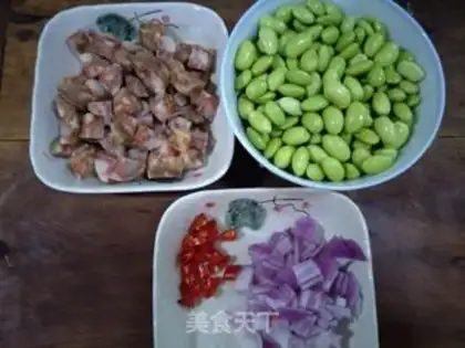 Make Bean fried sausage step 1