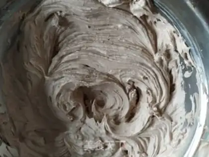 Make Tiger cake roll step 18