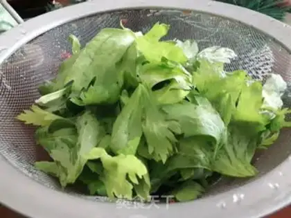 Make Celery leaves step 0