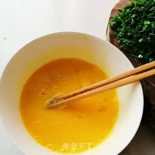 Make Scrambled eggs step 2