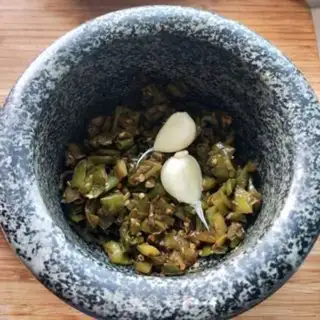Make Onion noodles step 0