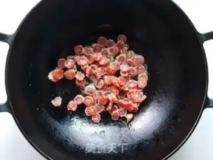 Make Pineapple sausage fried rice step 2