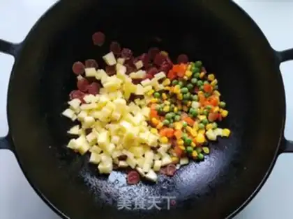 Make Pineapple sausage fried rice step 3